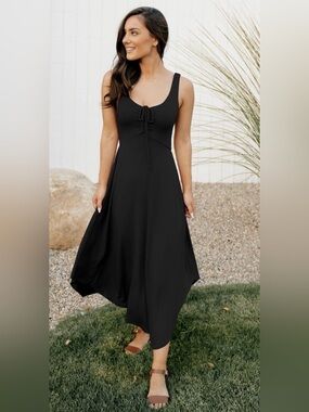 Sozy Sleeveless Black Maxi Dress with Front Tie